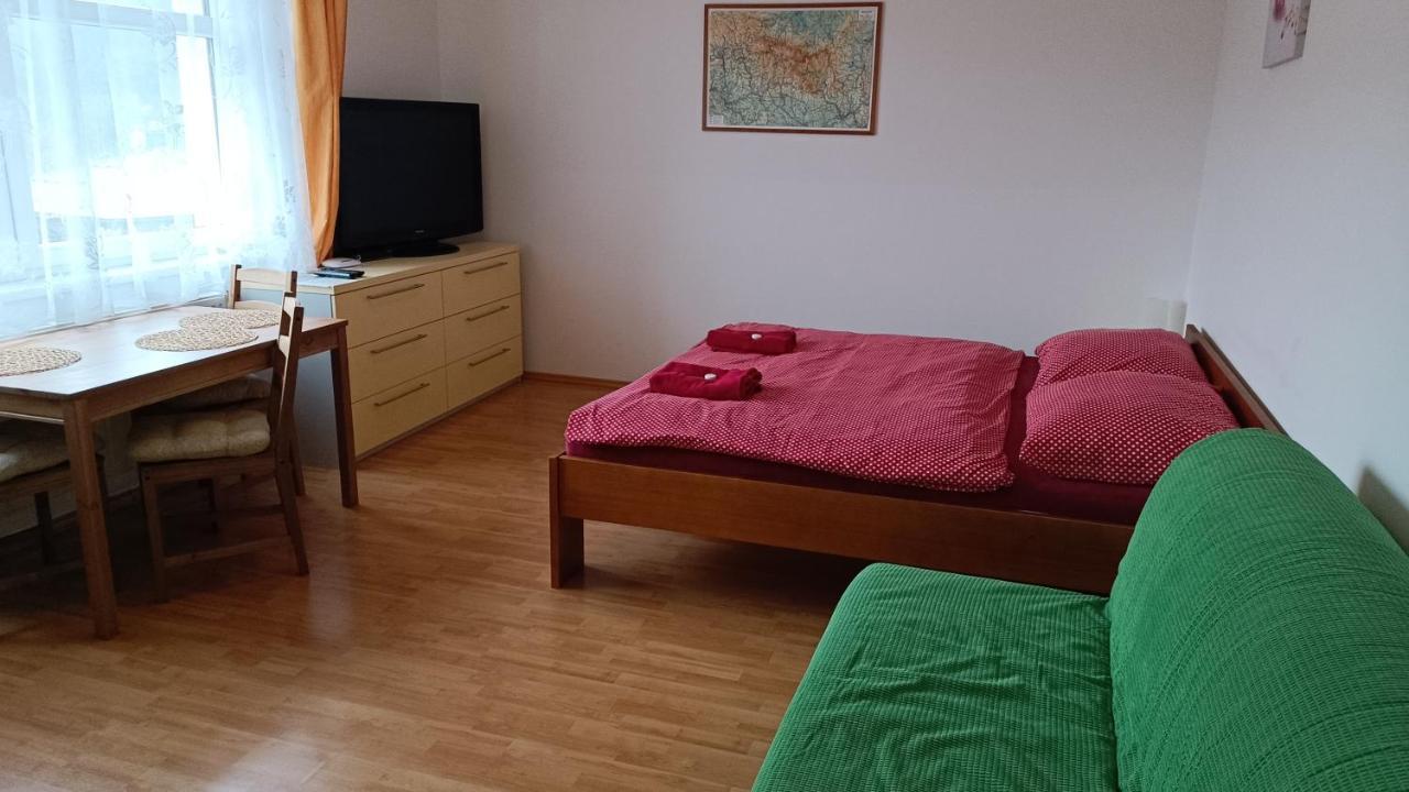 Apartmanek U Lanovky ヤンスケー・ラーズニェ エクステリア 写真